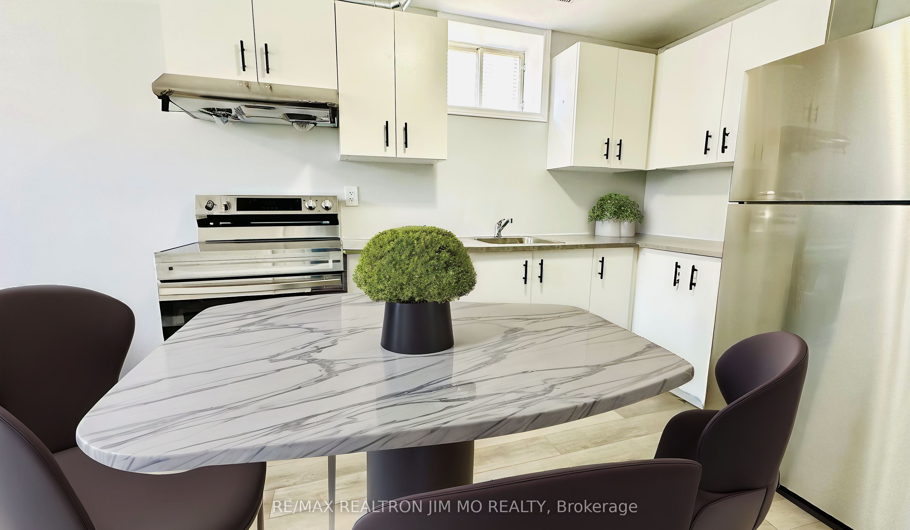 288 Parkwood Avenue Lower Property Photo 3