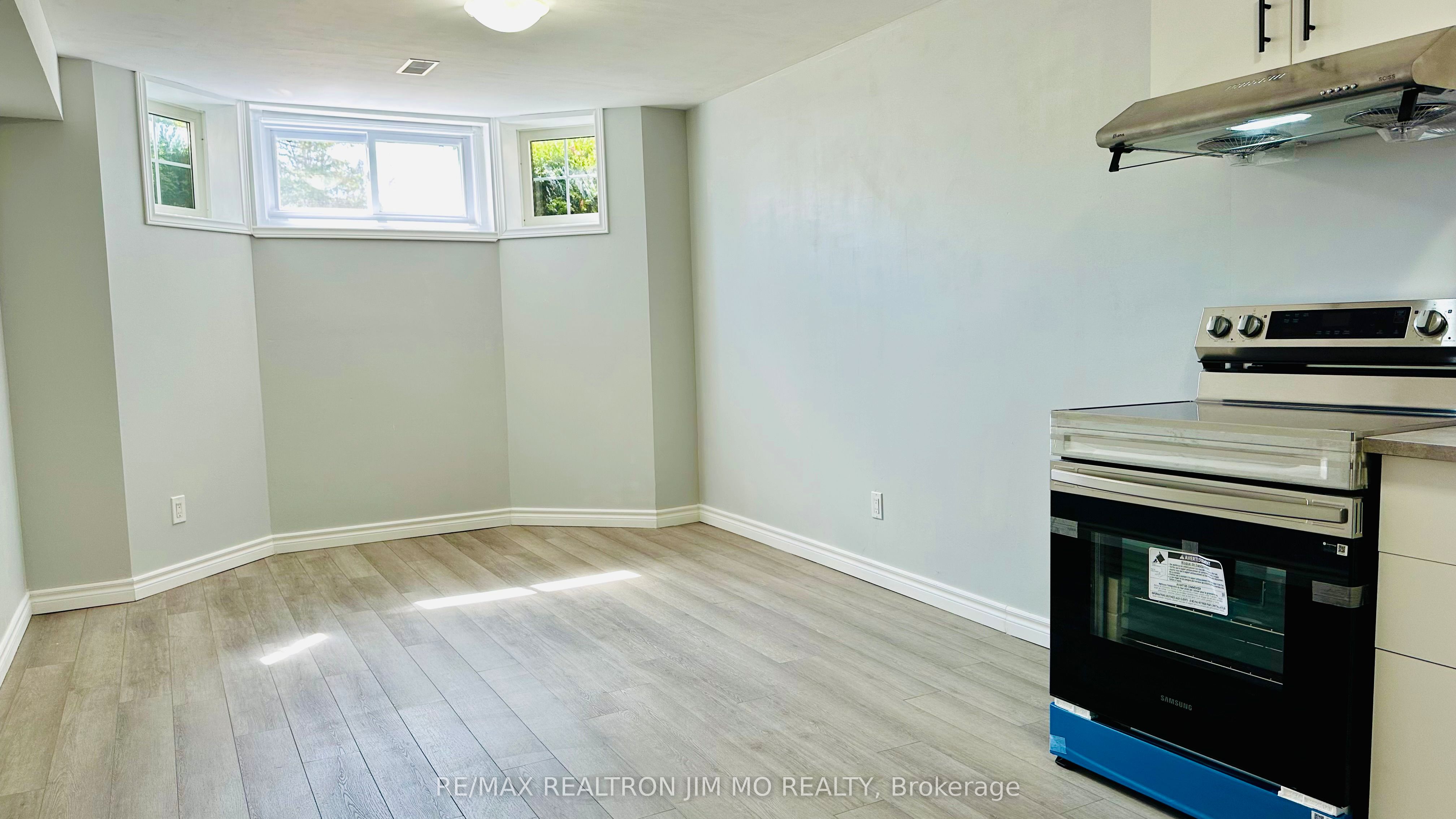 288 Parkwood Avenue Lower Property Photo 13