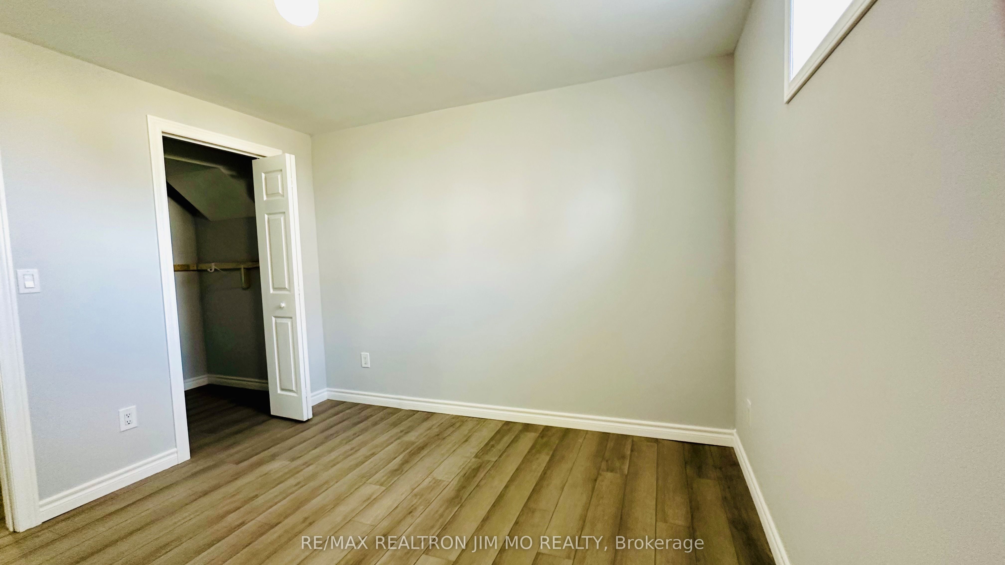 288 Parkwood Avenue Lower Property Photo 18