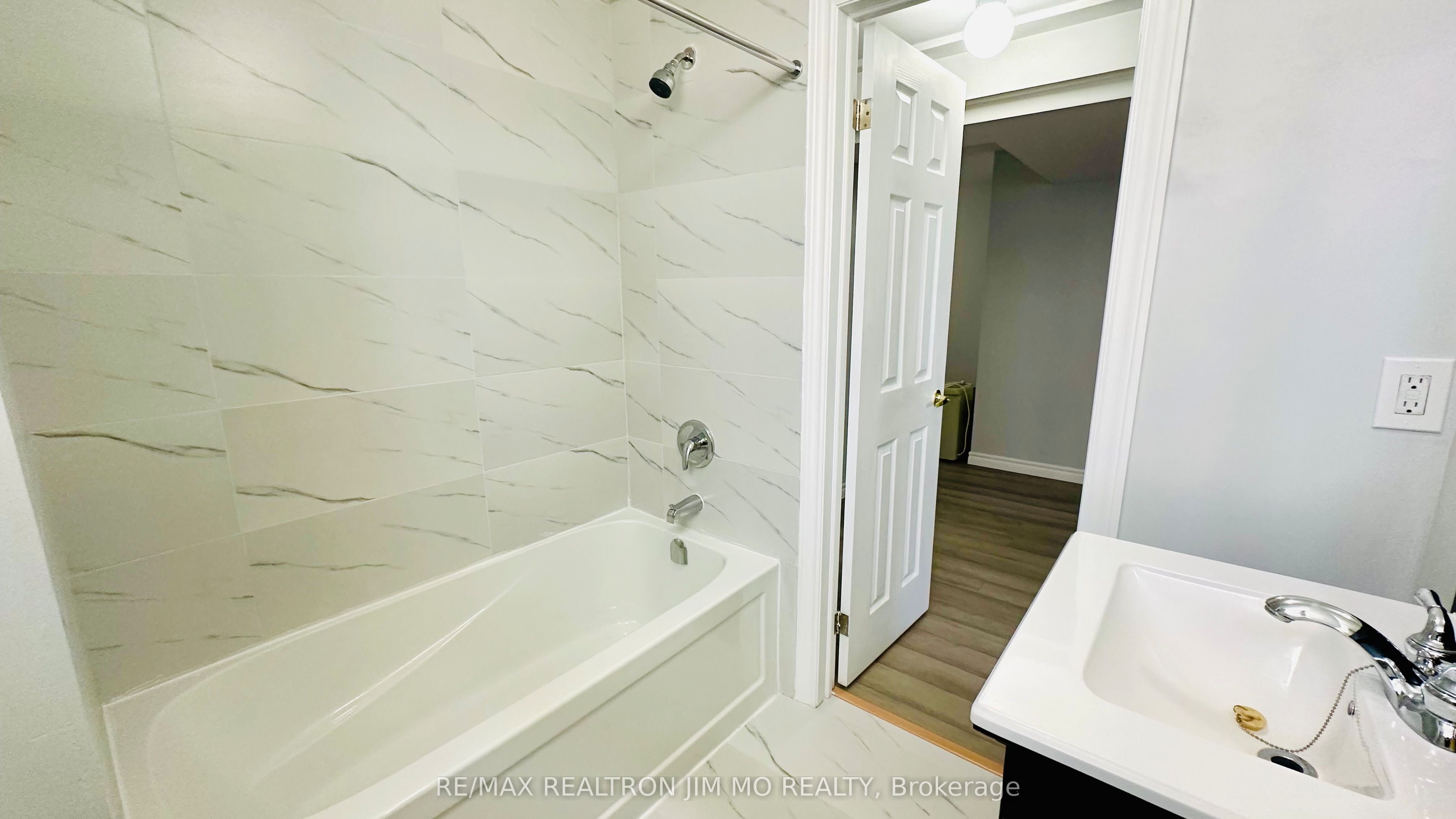 288 Parkwood Avenue Lower Property Photo 24