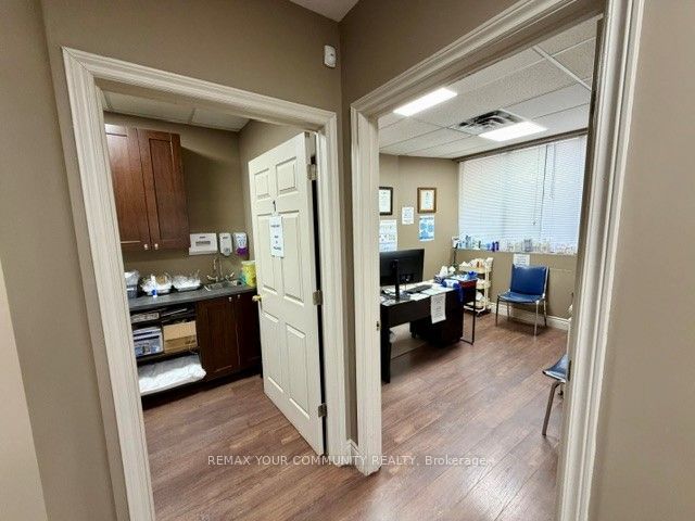 107 Holland Street E 102 & 103 Property Photo 14
