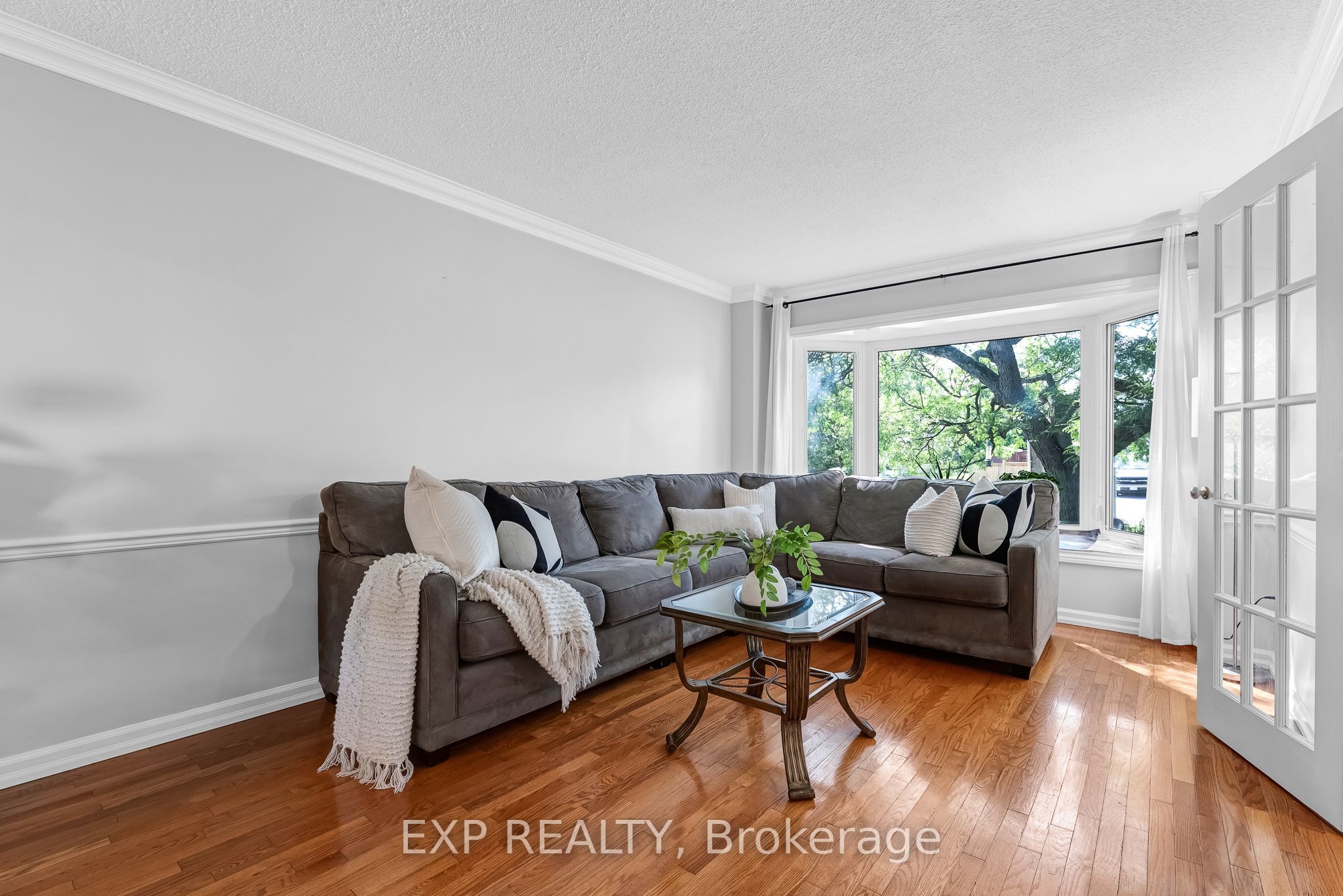 515 London Road Property Photo 5