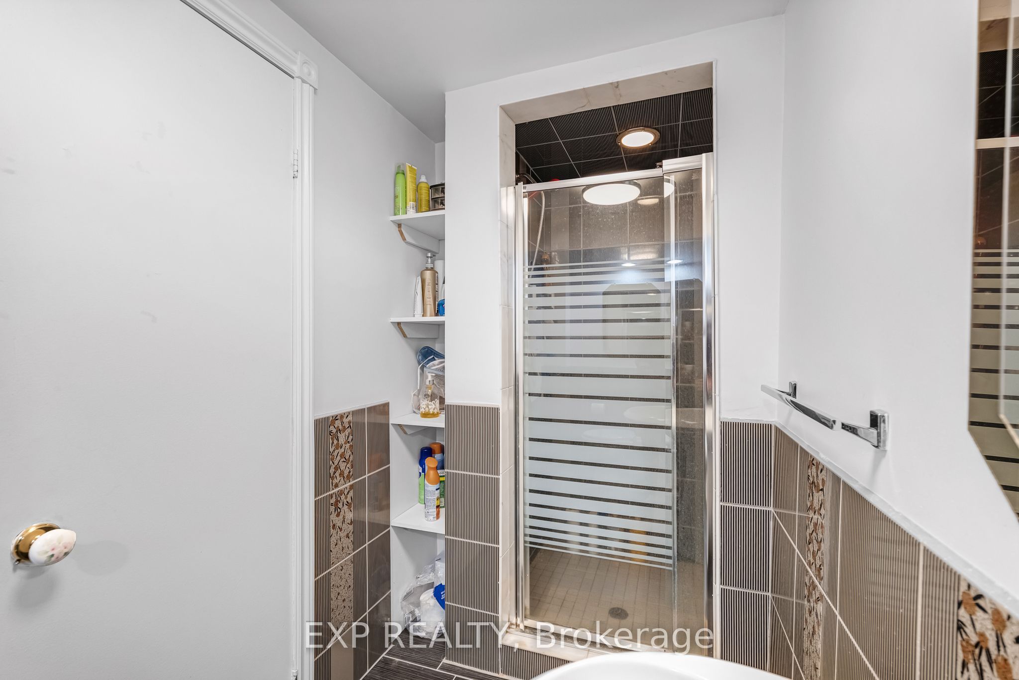 515 London Road Property Photo 40