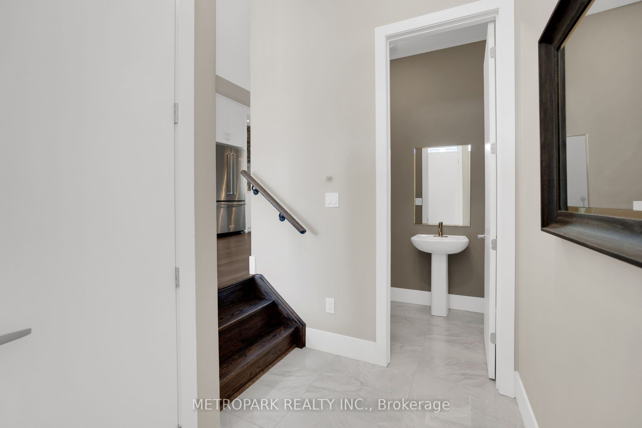 187 Sydney Circle Property Photo 4