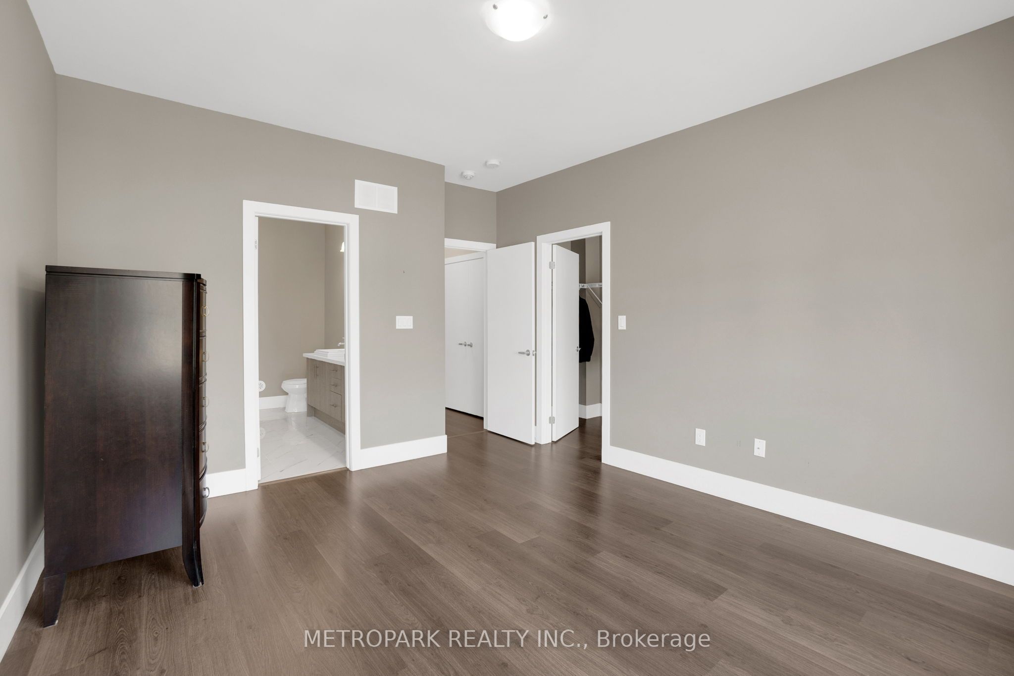 187 Sydney Circle Property Photo 15