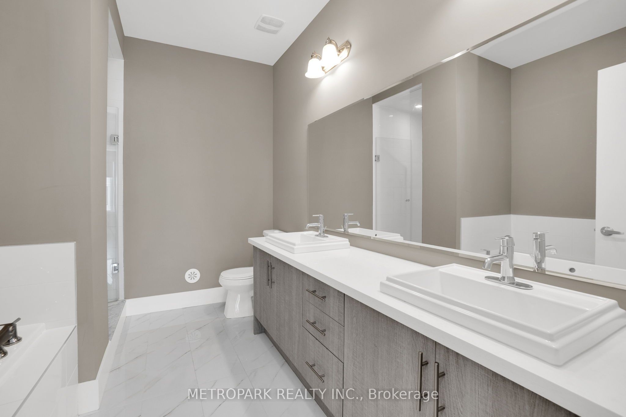 187 Sydney Circle Property Photo 16