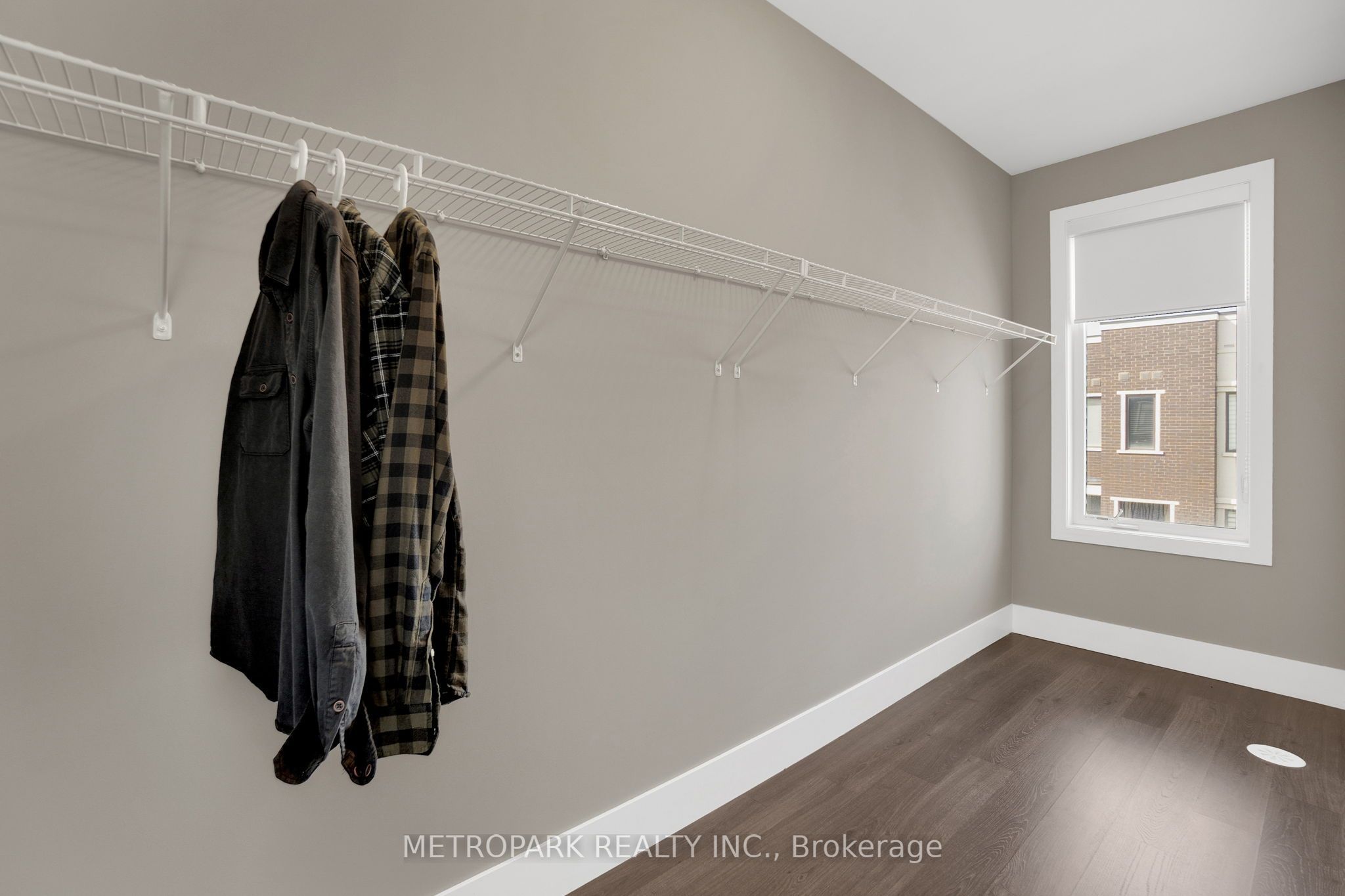 187 Sydney Circle Property Photo 18