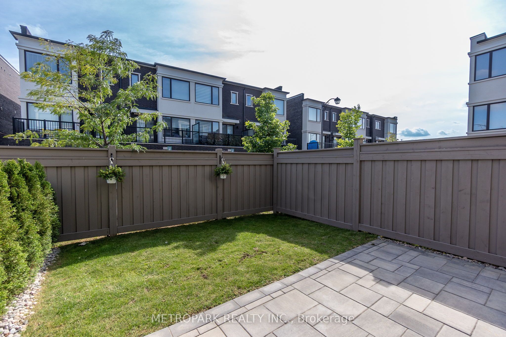 187 Sydney Circle Property Photo 26