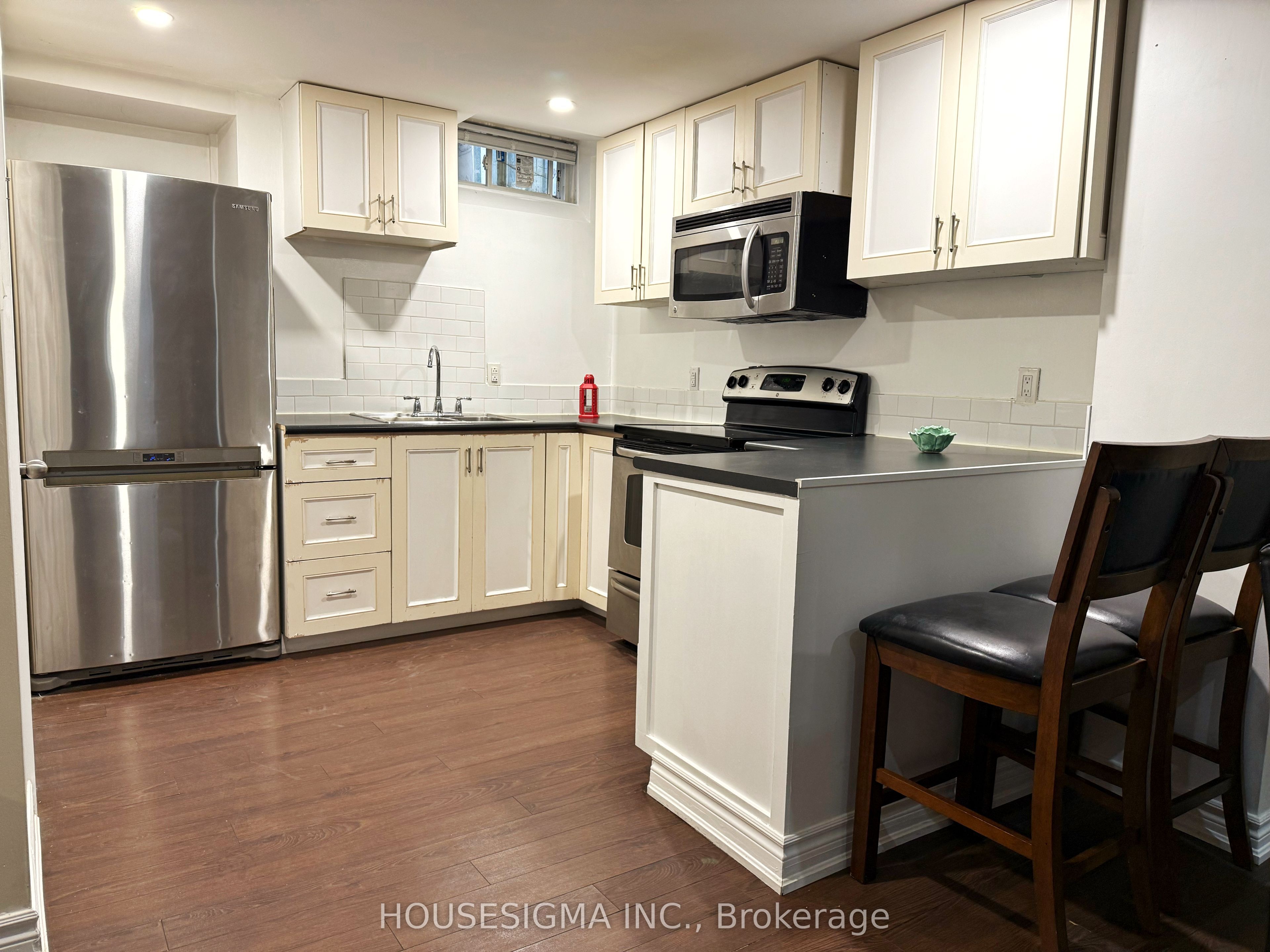 16 Mendys Forest Street Lower Property Photo 2