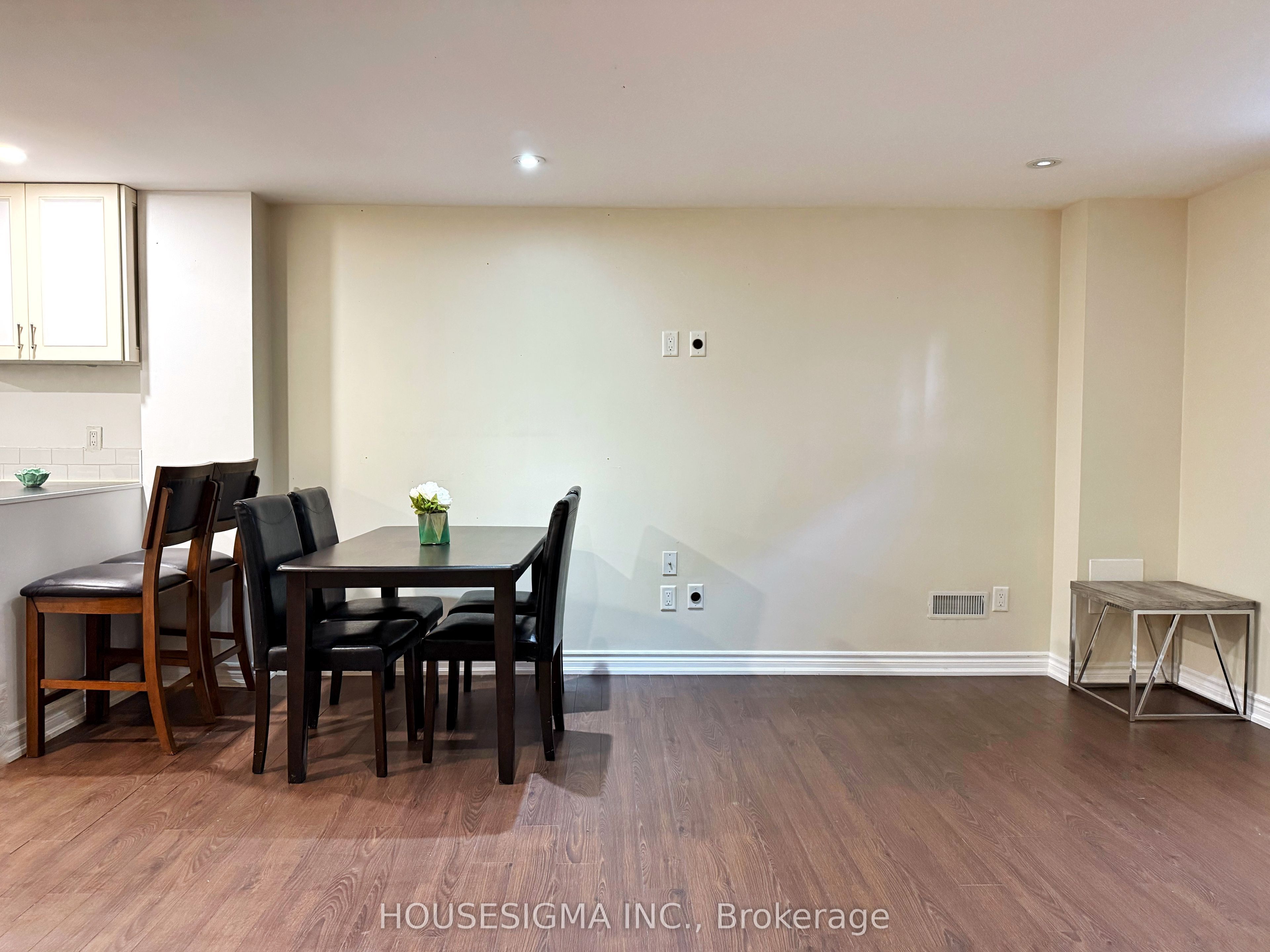 16 Mendys Forest Street Lower Property Photo 6
