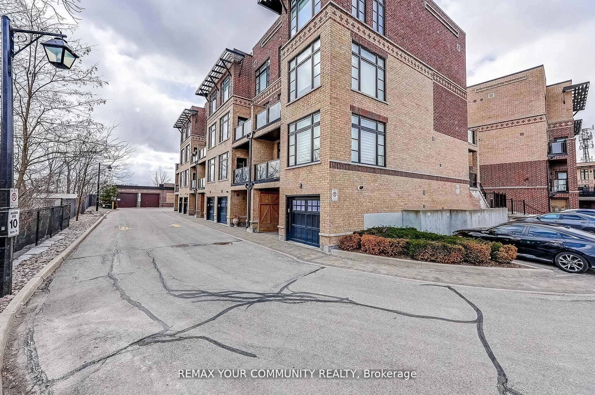 8169 Kipling Avenue 29 Property Photo 2