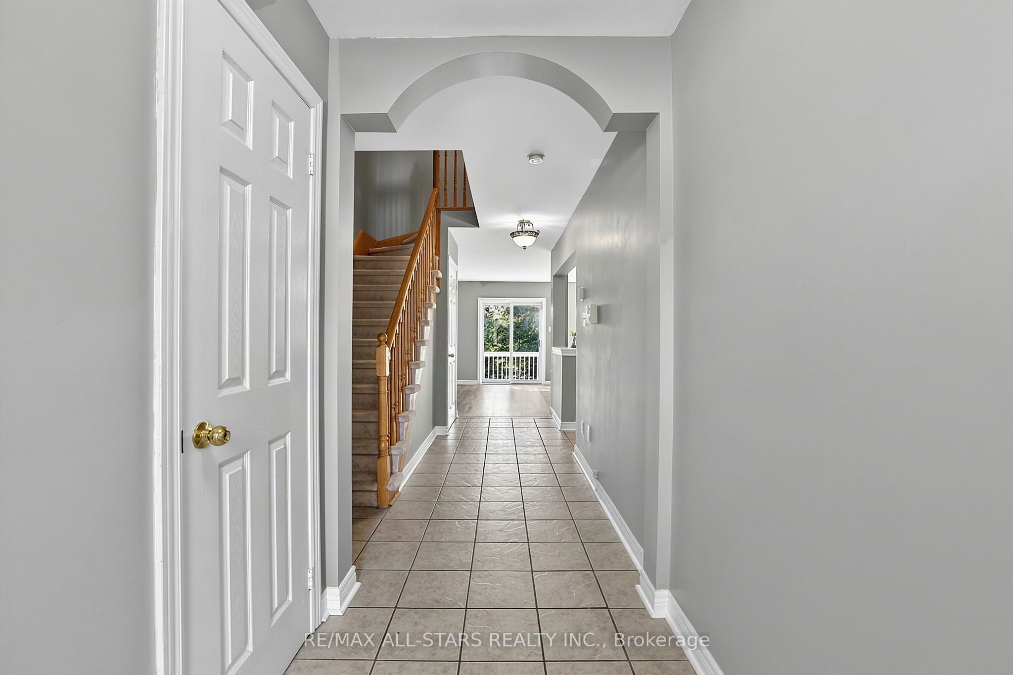 18 Lancaster Court Property Photo 4