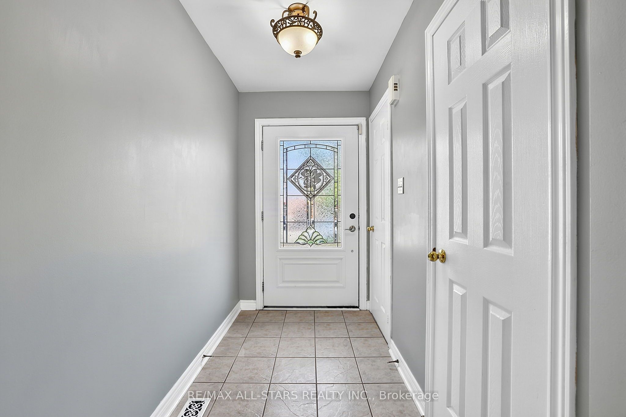 18 Lancaster Court Property Photo 5