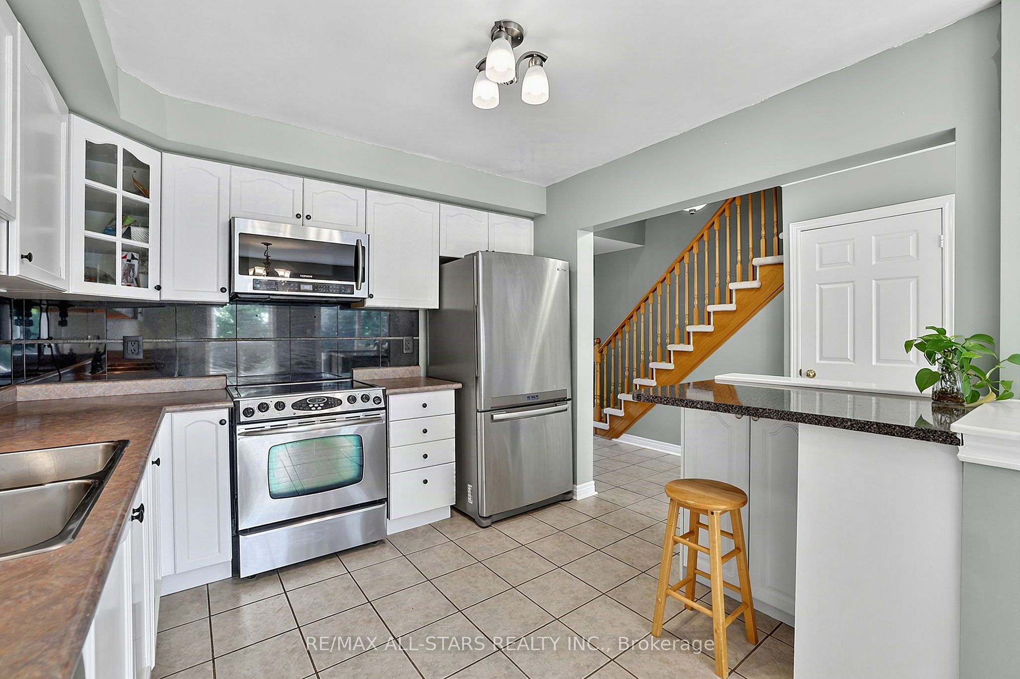18 Lancaster Court Property Photo 7