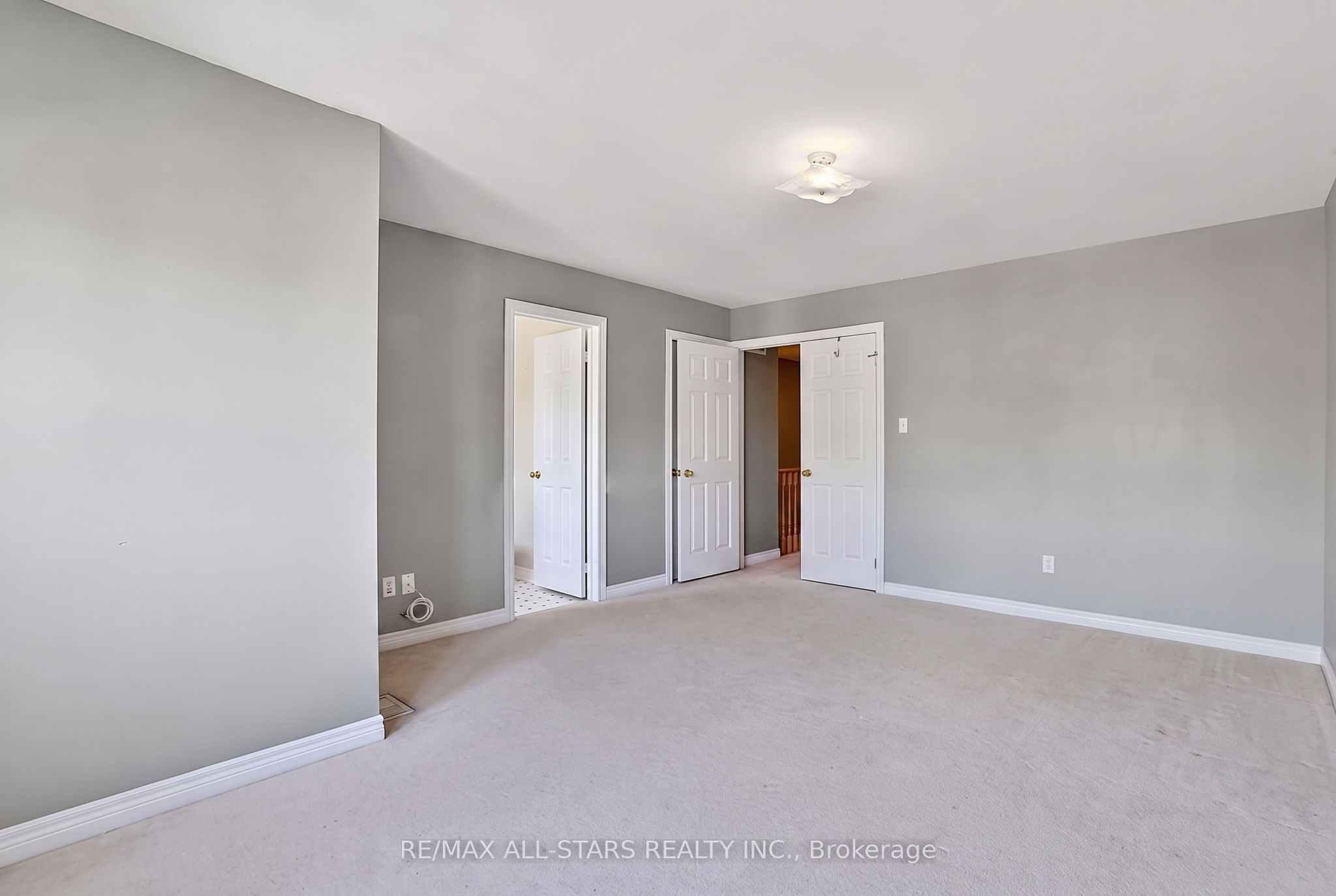 18 Lancaster Court Property Photo 19