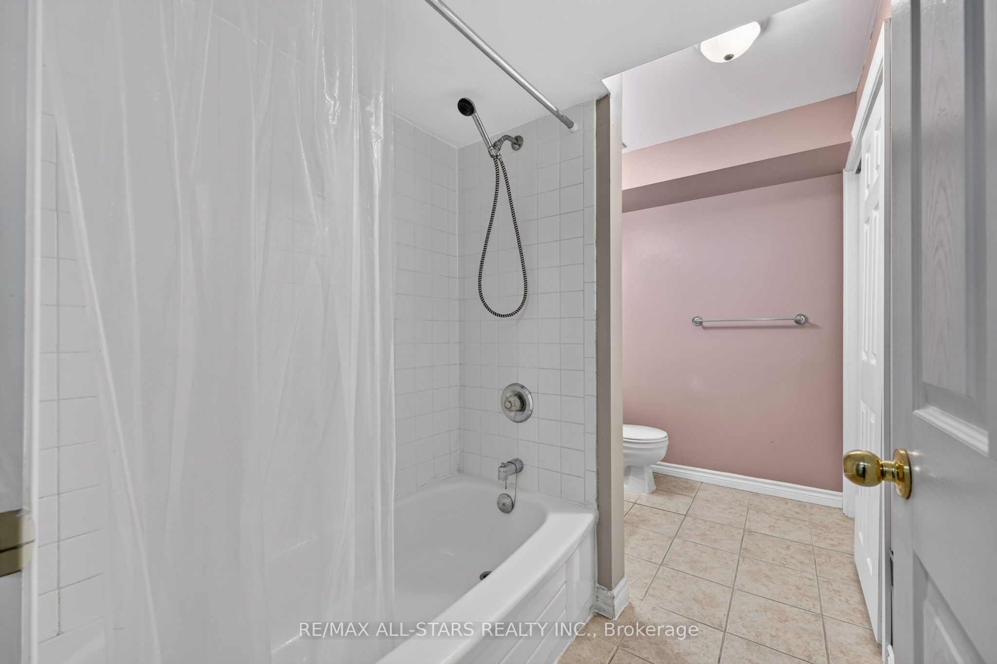 18 Lancaster Court Property Photo 30