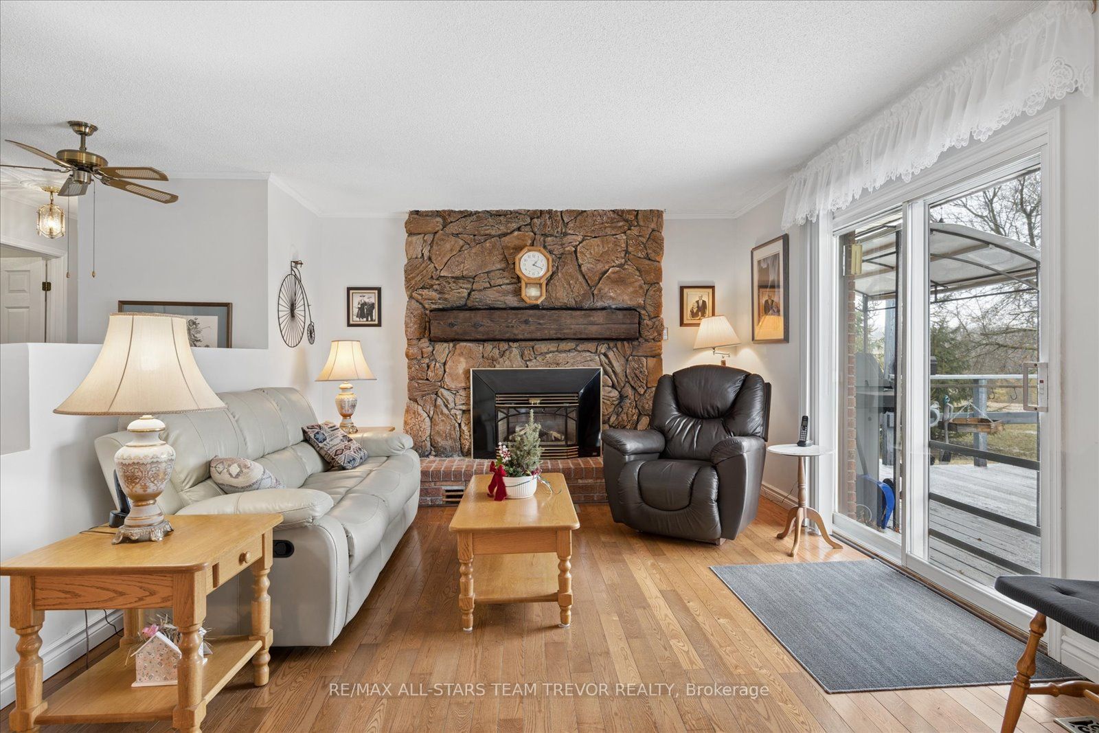 6497 6th Line Property Photo 3