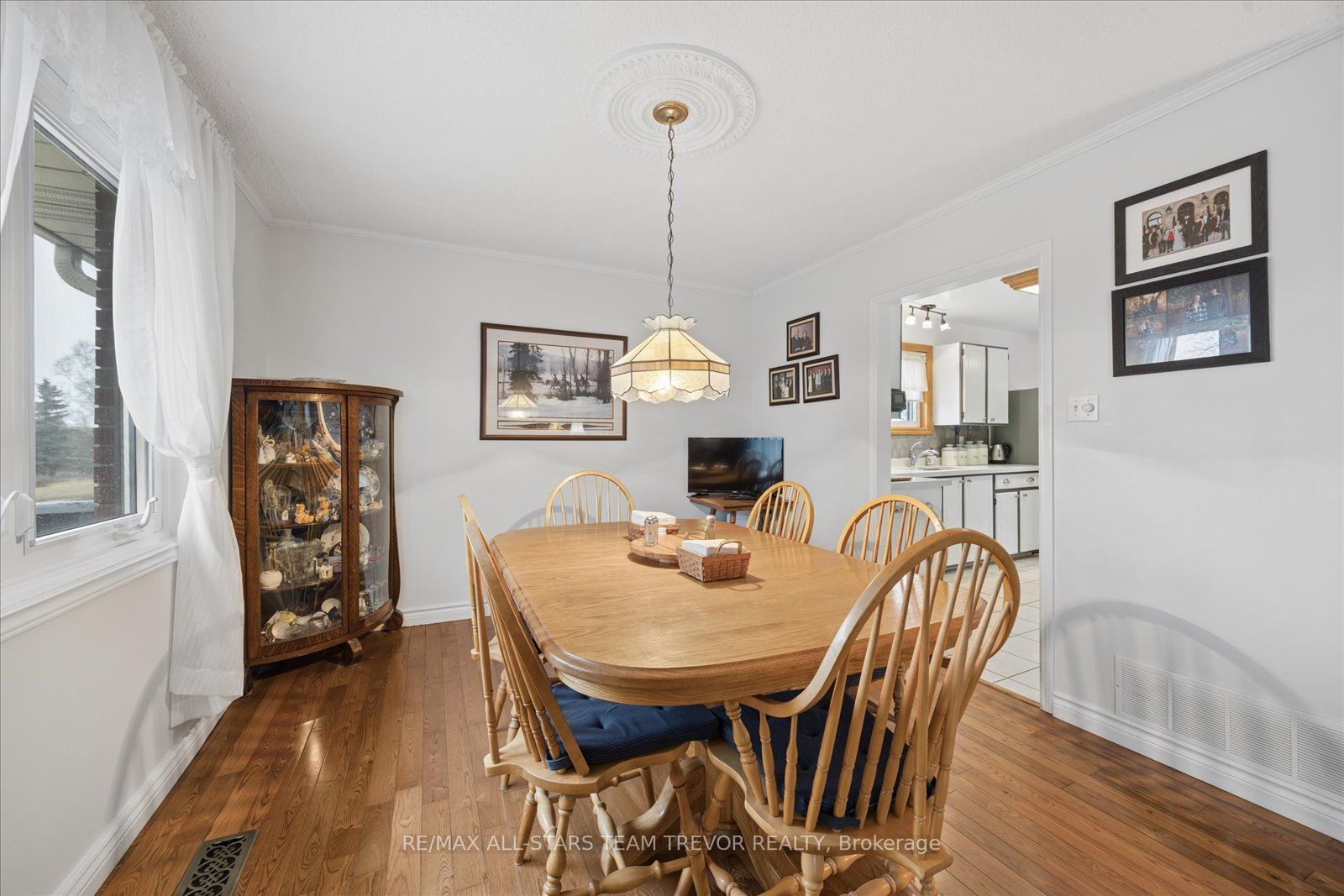 6497 6th Line Property Photo 7