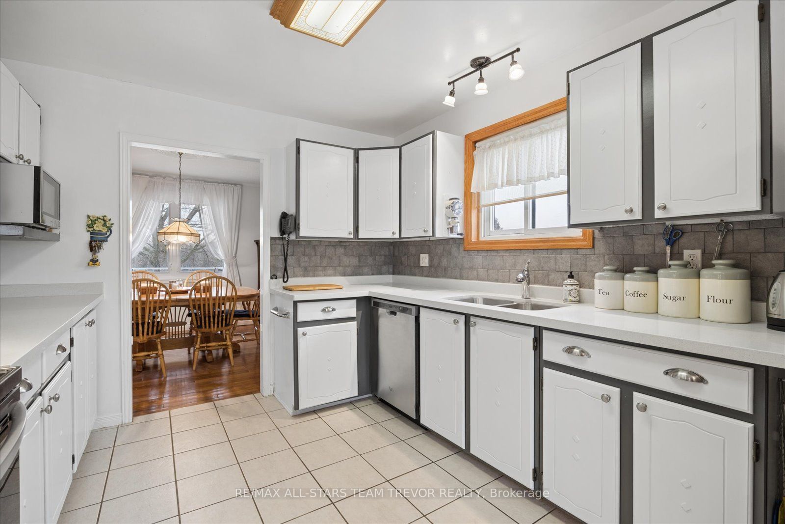 6497 6th Line Property Photo 9