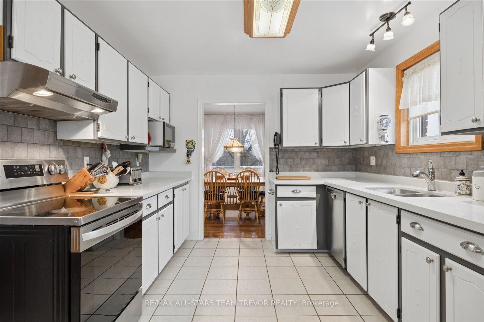 6497 6th Line Property Photo 10