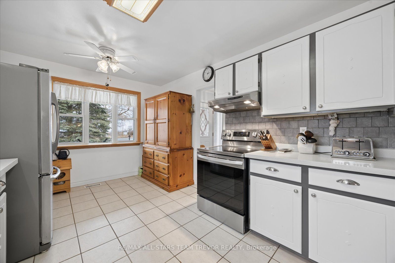 6497 6th Line Property Photo 11