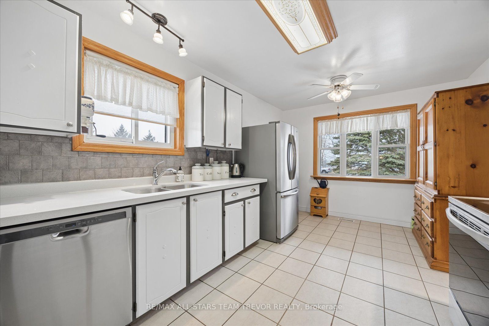 6497 6th Line Property Photo 12