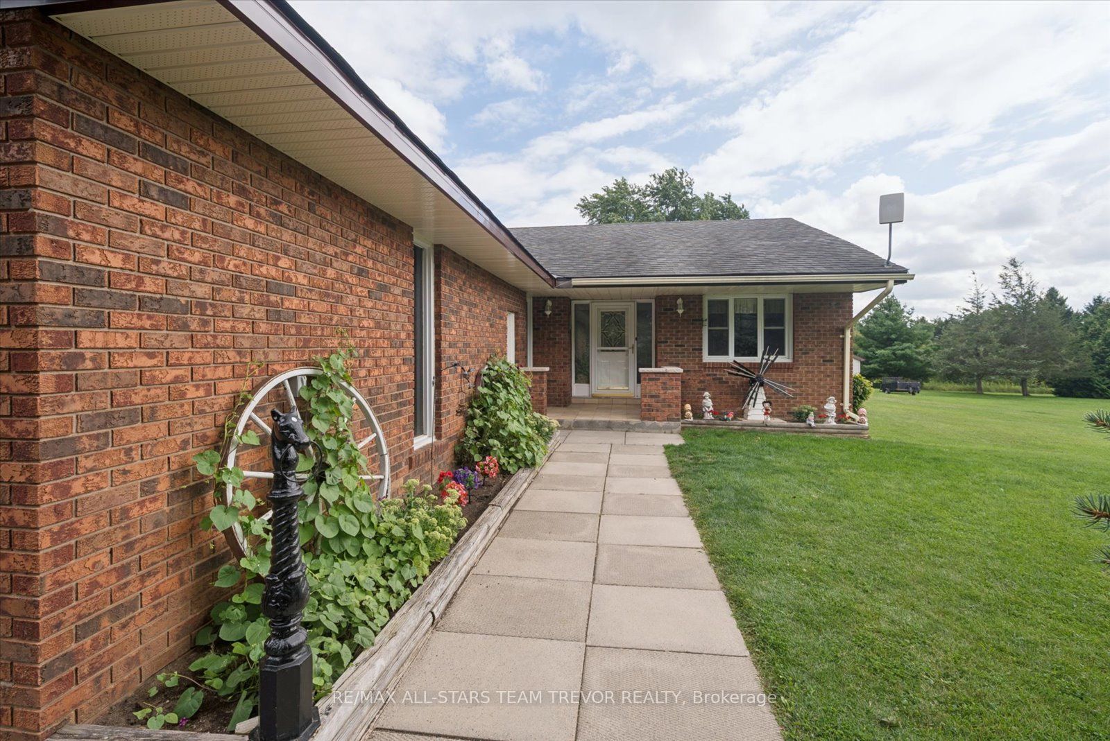 6497 6th Line Property Photo 36
