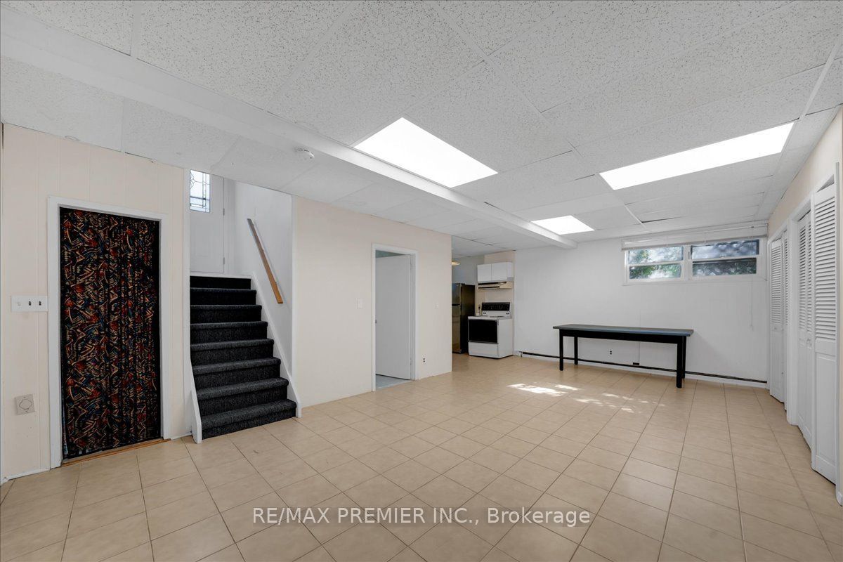 1 Gram Street Property Photo 24
