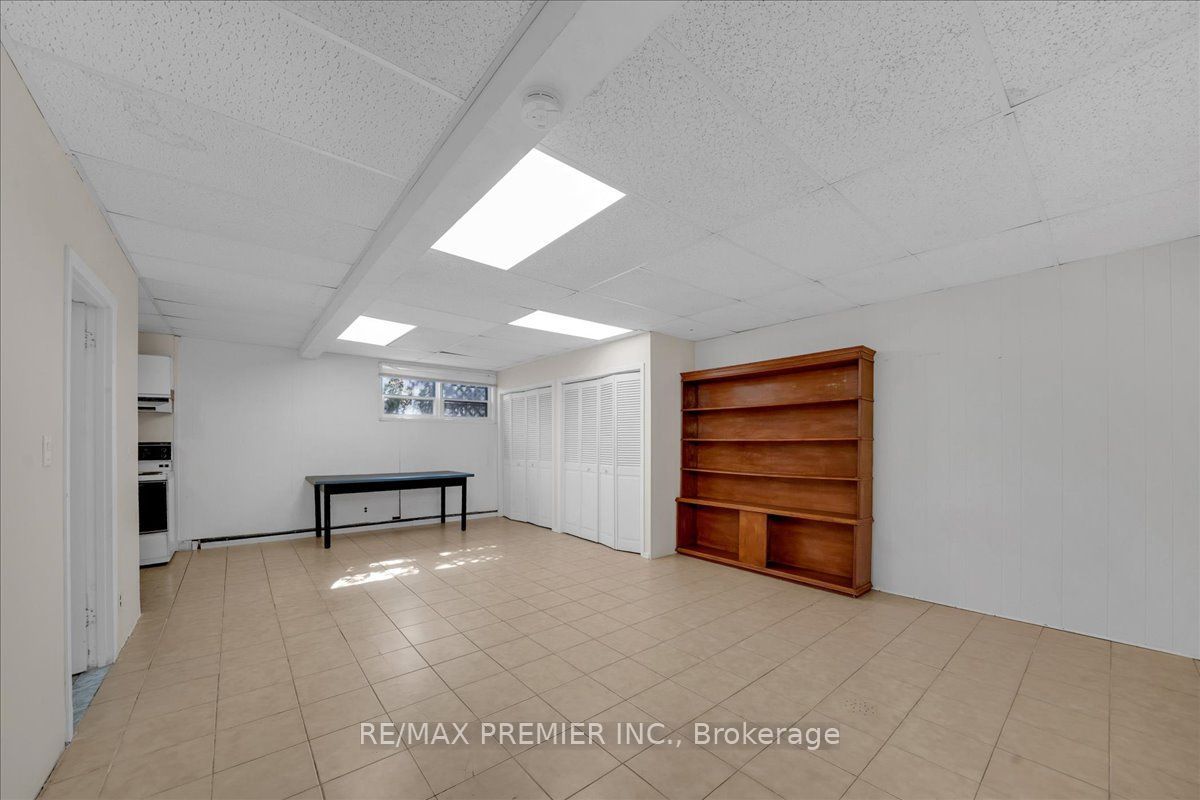 1 Gram Street Property Photo 25