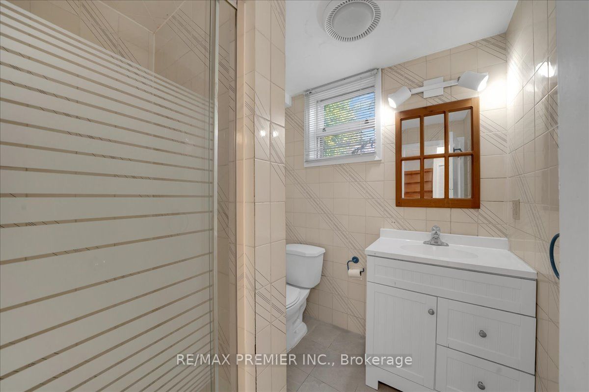 1 Gram Street Property Photo 28