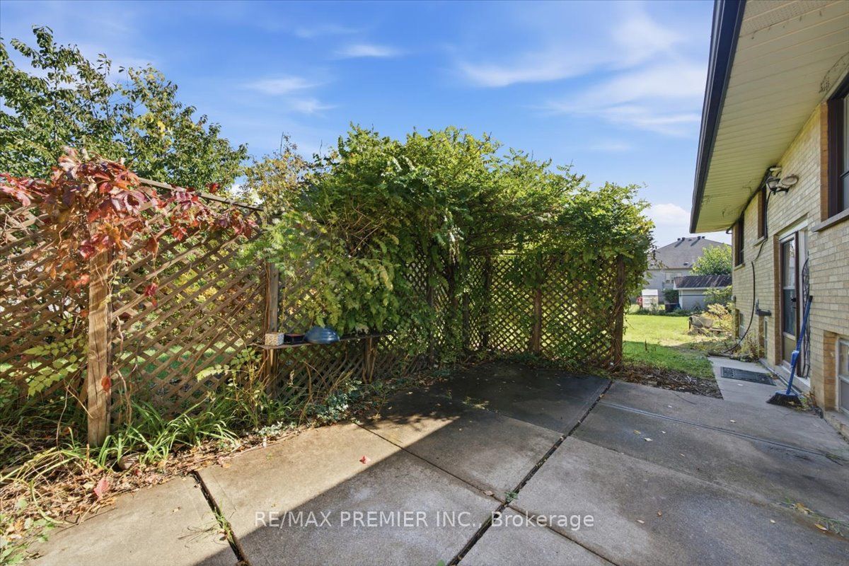 1 Gram Street Property Photo 35