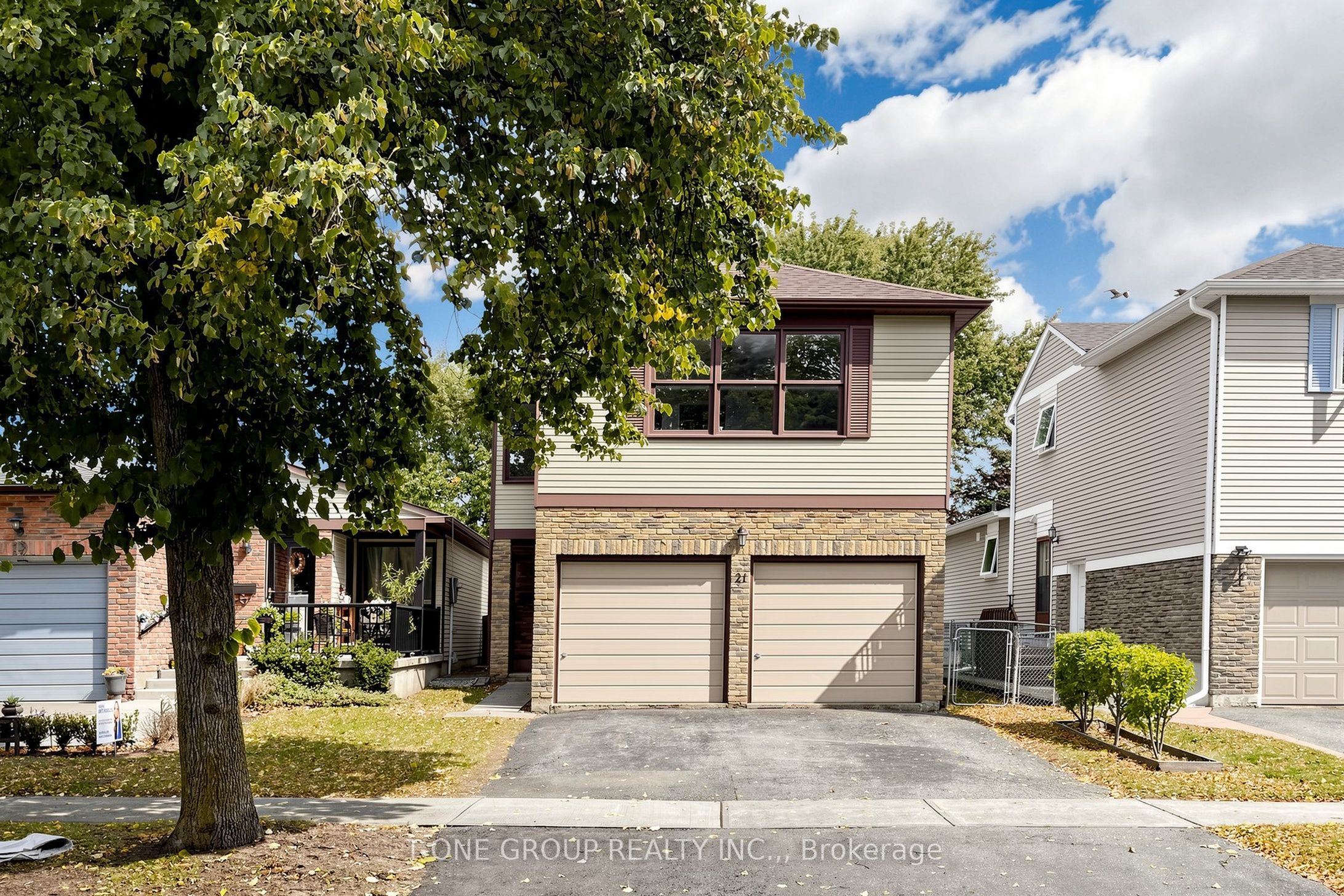 21 Madsen Crescent Property Photo 1
