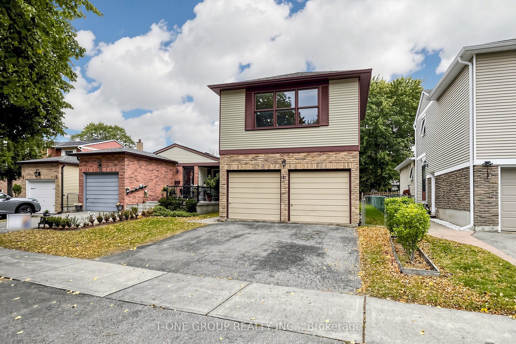 21 Madsen Crescent Property Photo 2