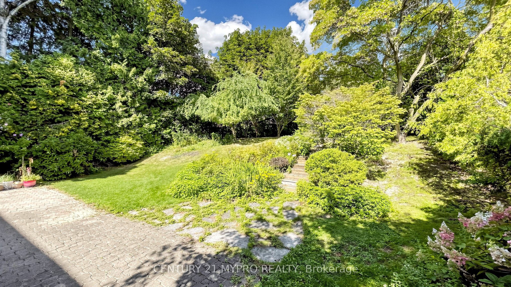 23 Forest Park Crescent Property Photo 35