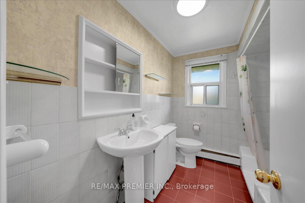 1 Gram Street Property Photo 23