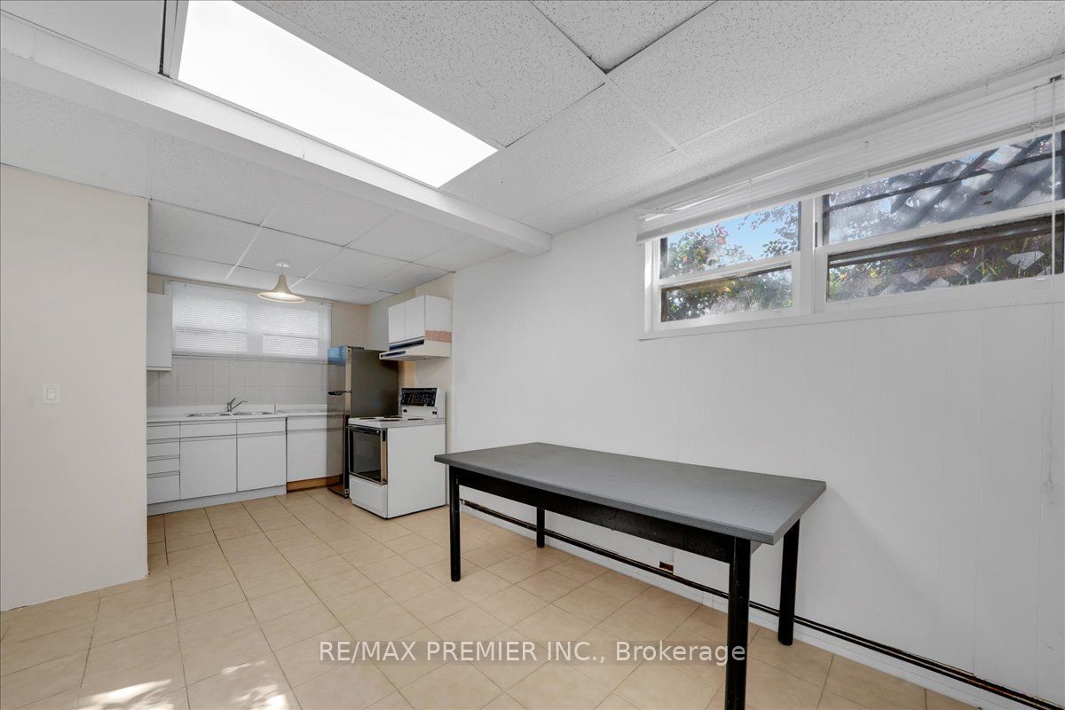1 Gram Street Property Photo 28