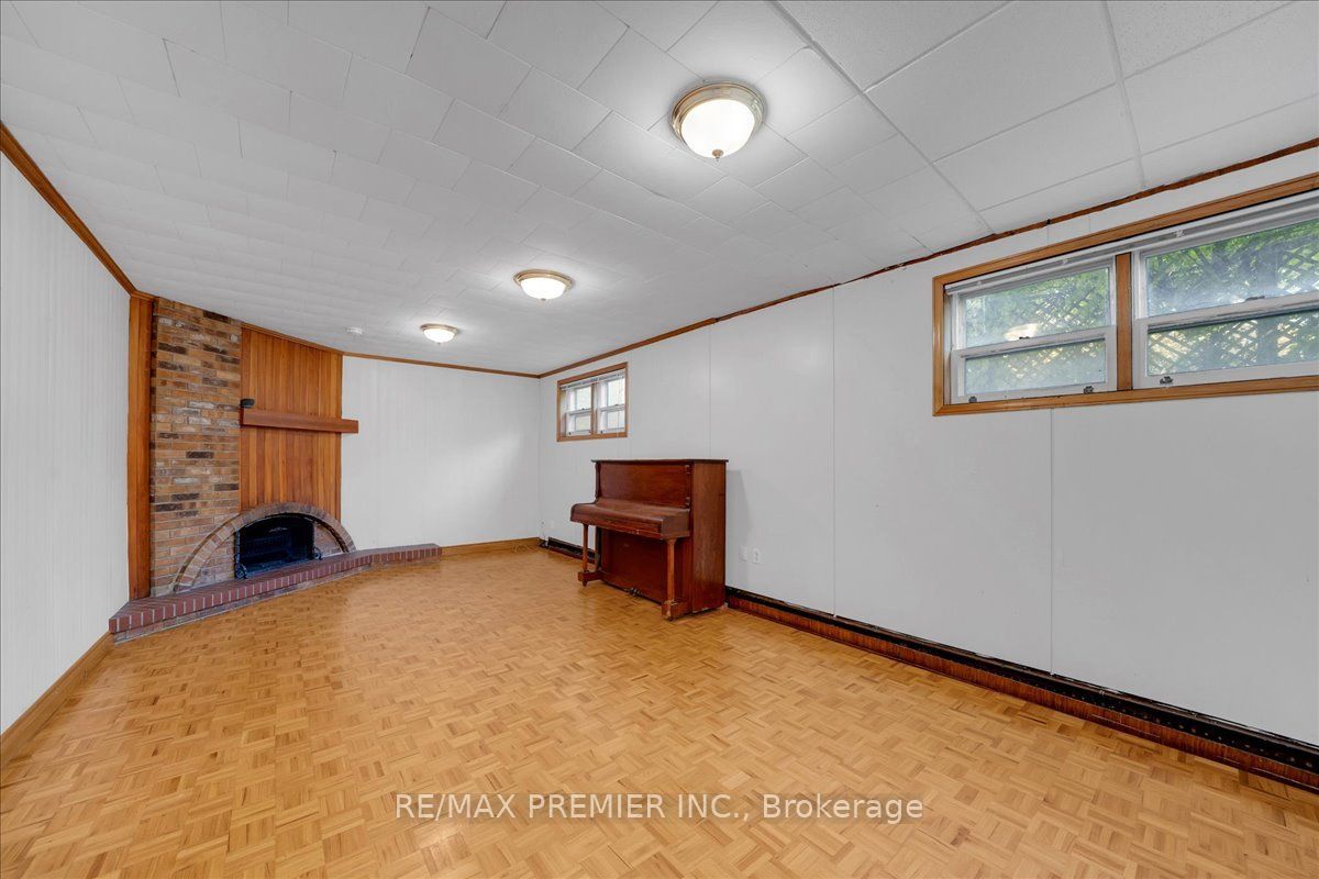 1 Gram Street Property Photo 31