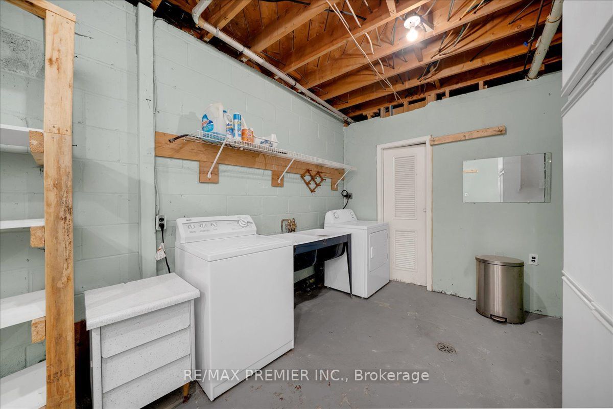 1 Gram Street Property Photo 33