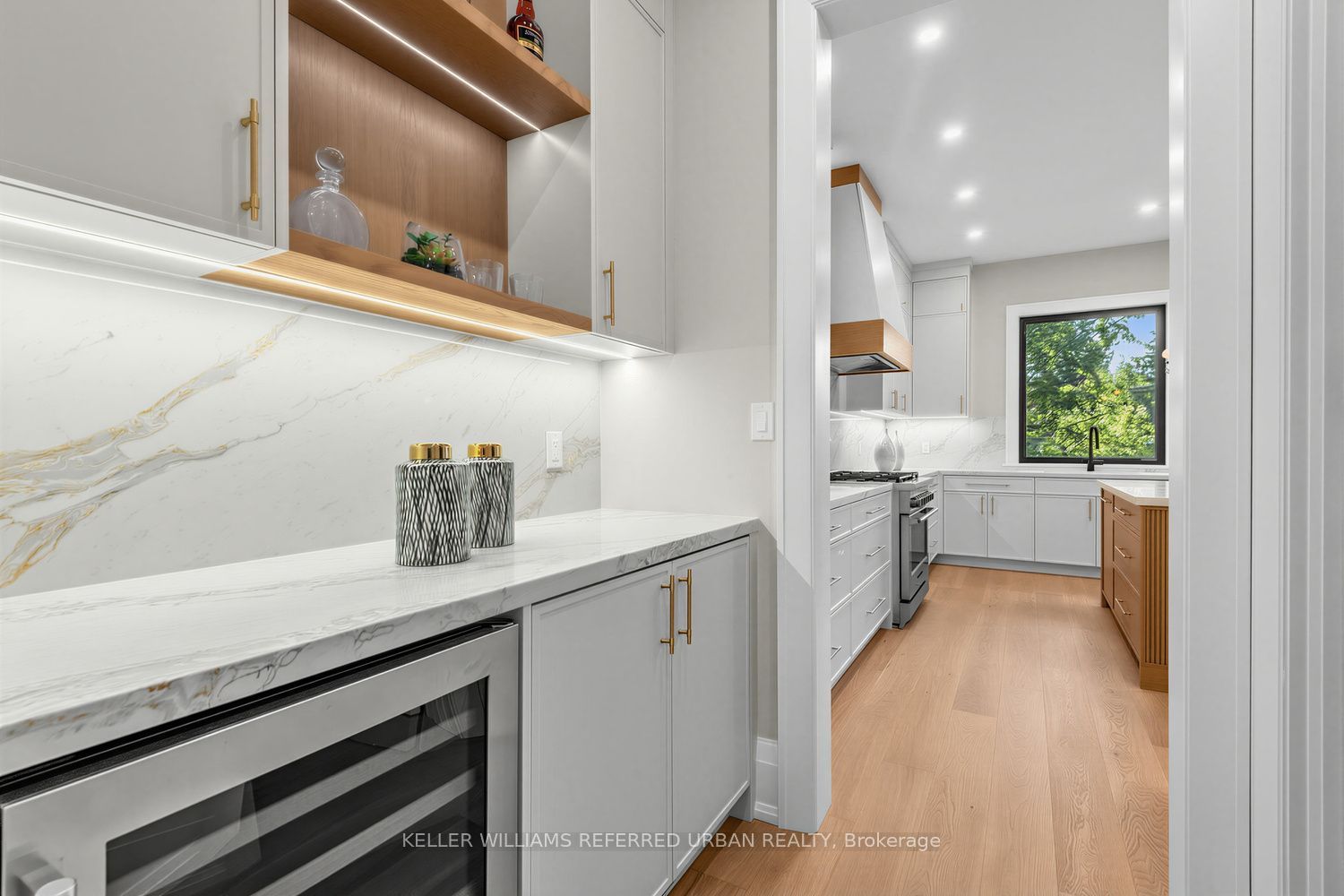 160 Lawrence Avenue Property Photo 11