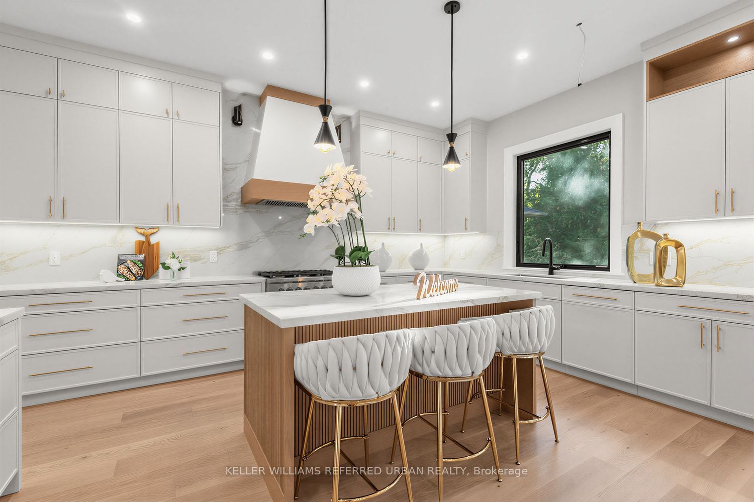 160 Lawrence Avenue Property Photo 15