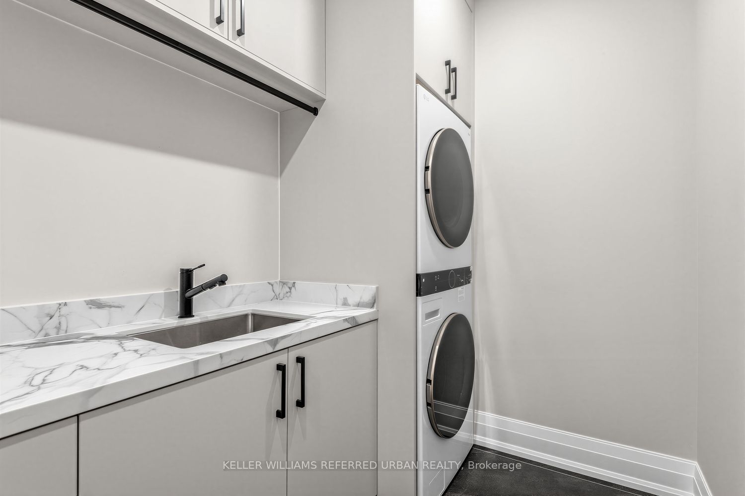 160 Lawrence Avenue Property Photo 36
