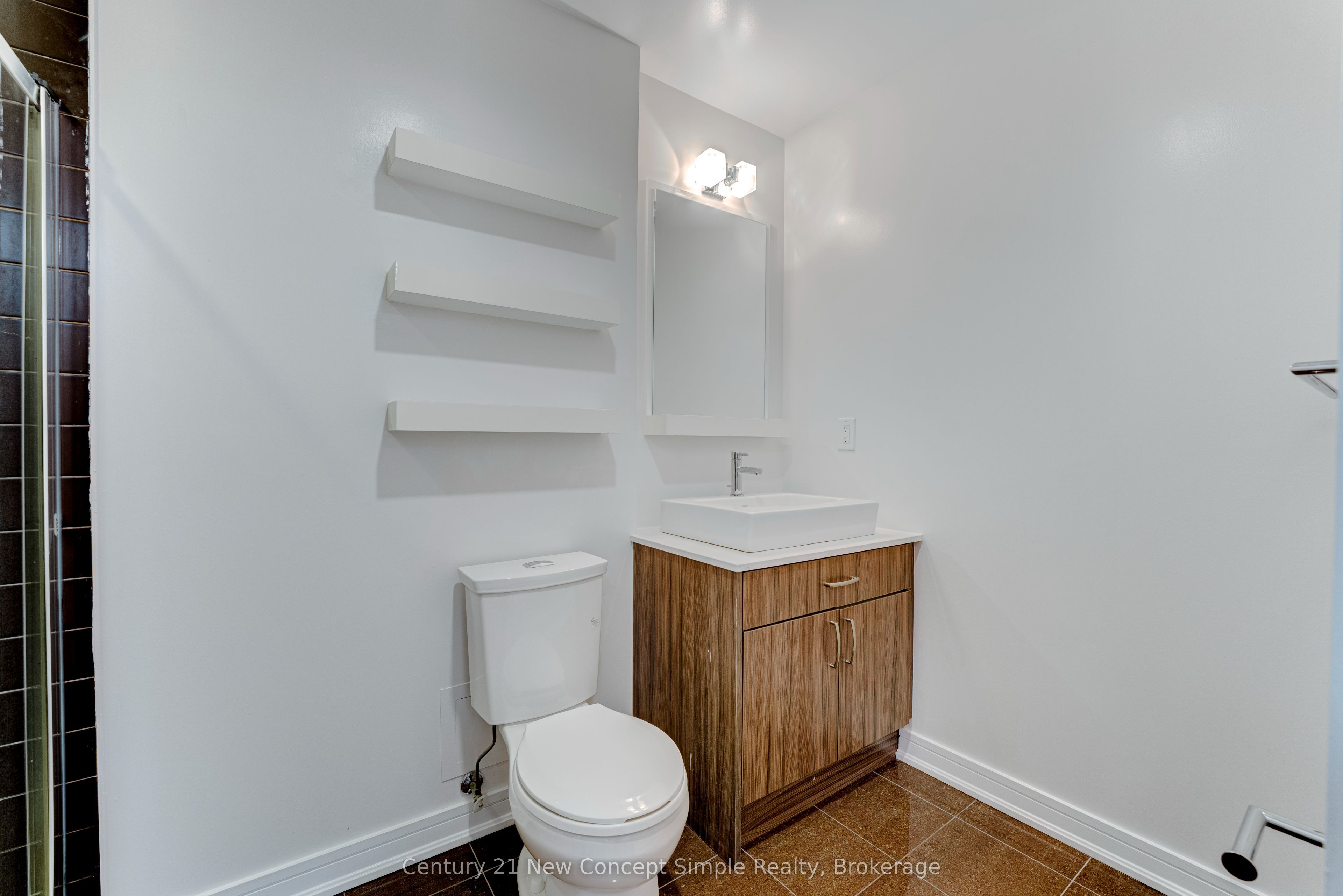 9205 Yonge Street 210 Property Photo 2