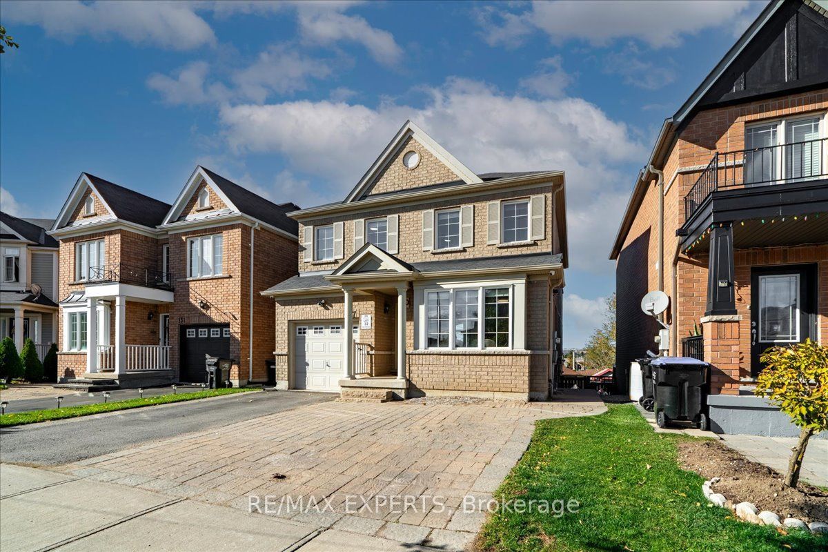147 Armstrong Crescent Property Photo 2