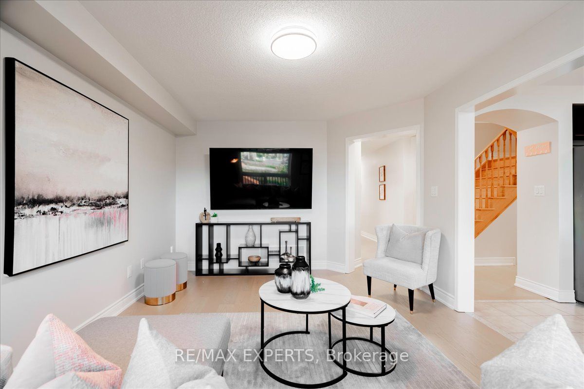 147 Armstrong Crescent Property Photo 17