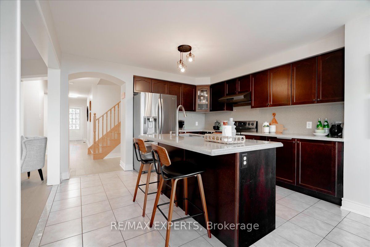 147 Armstrong Crescent Property Photo 20