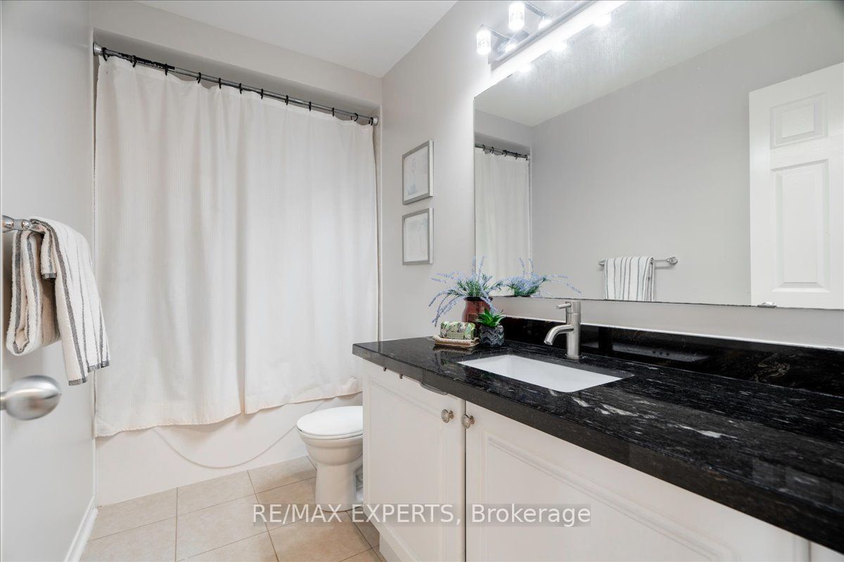 147 Armstrong Crescent Property Photo 37