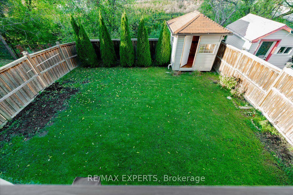 147 Armstrong Crescent Property Photo 42