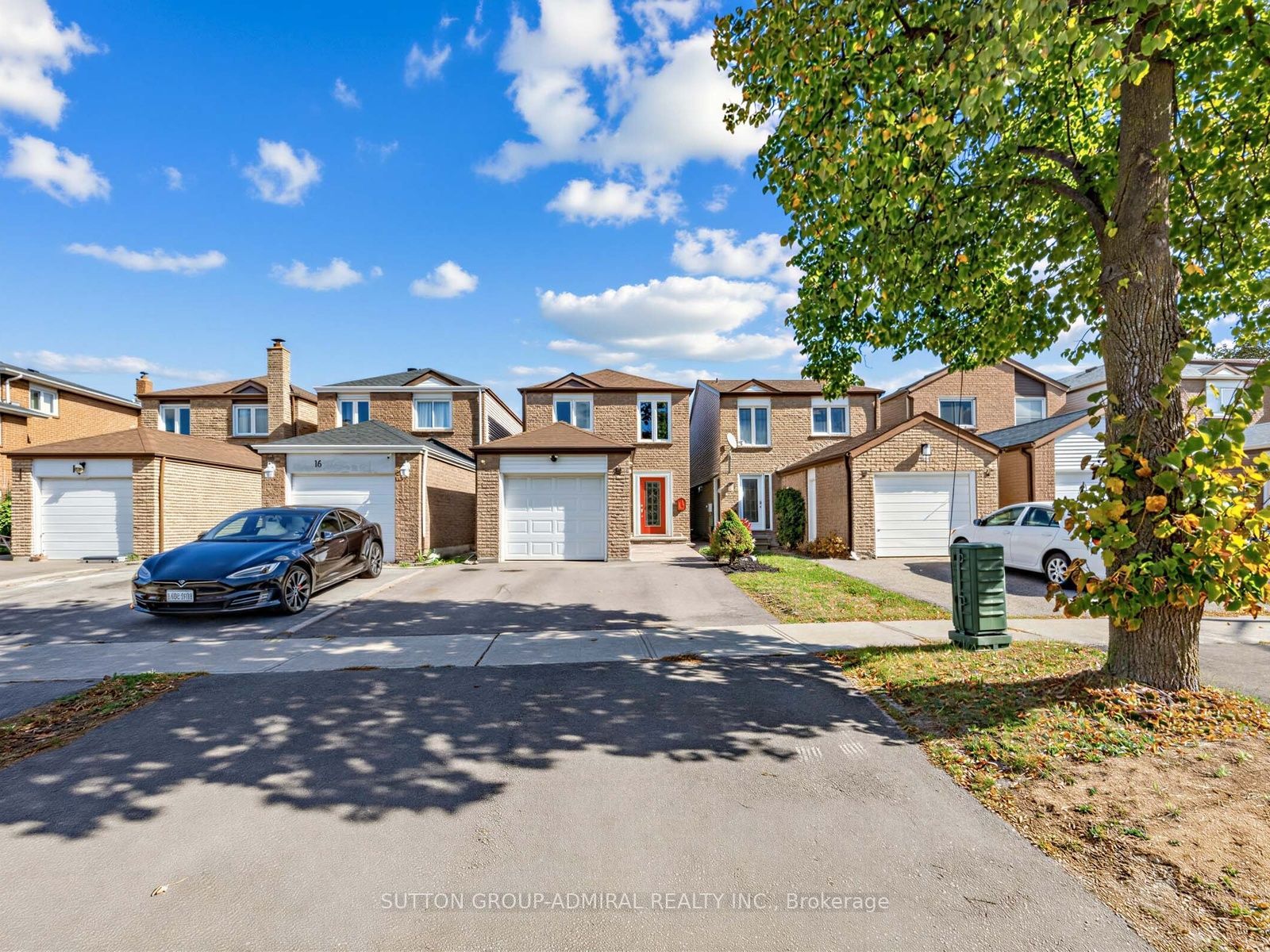 18 Riviera Drive