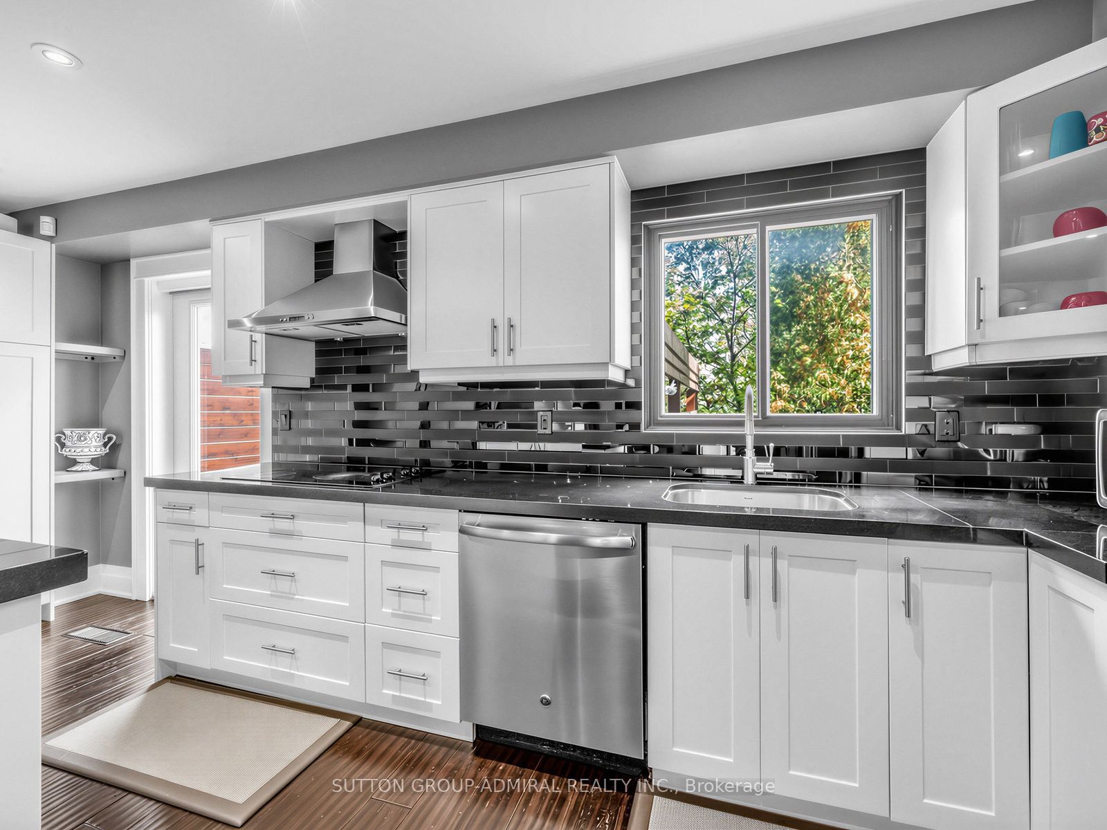 18 Riviera Drive Property Photo 16