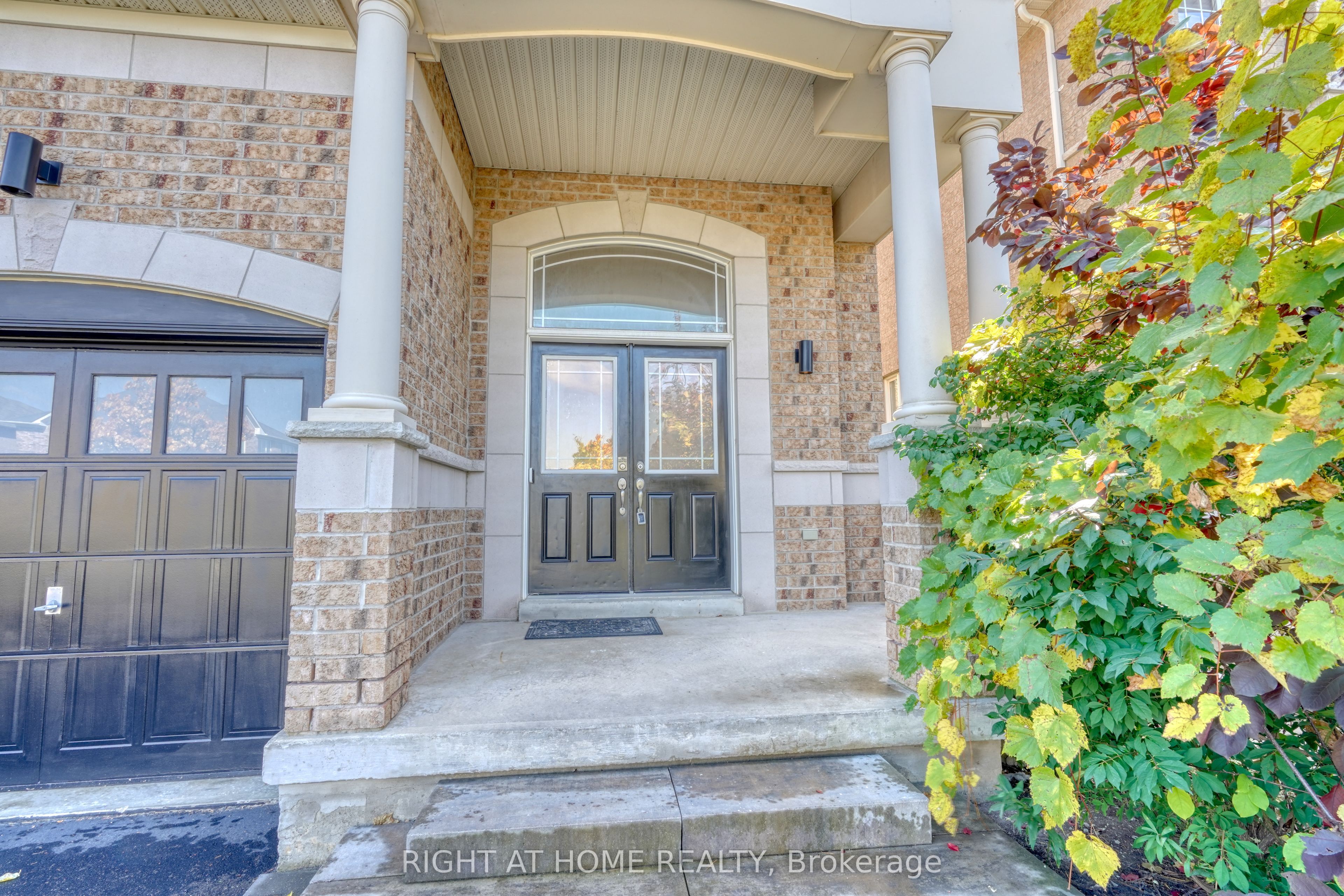 171 Maurier Boulevard Property Photo 2